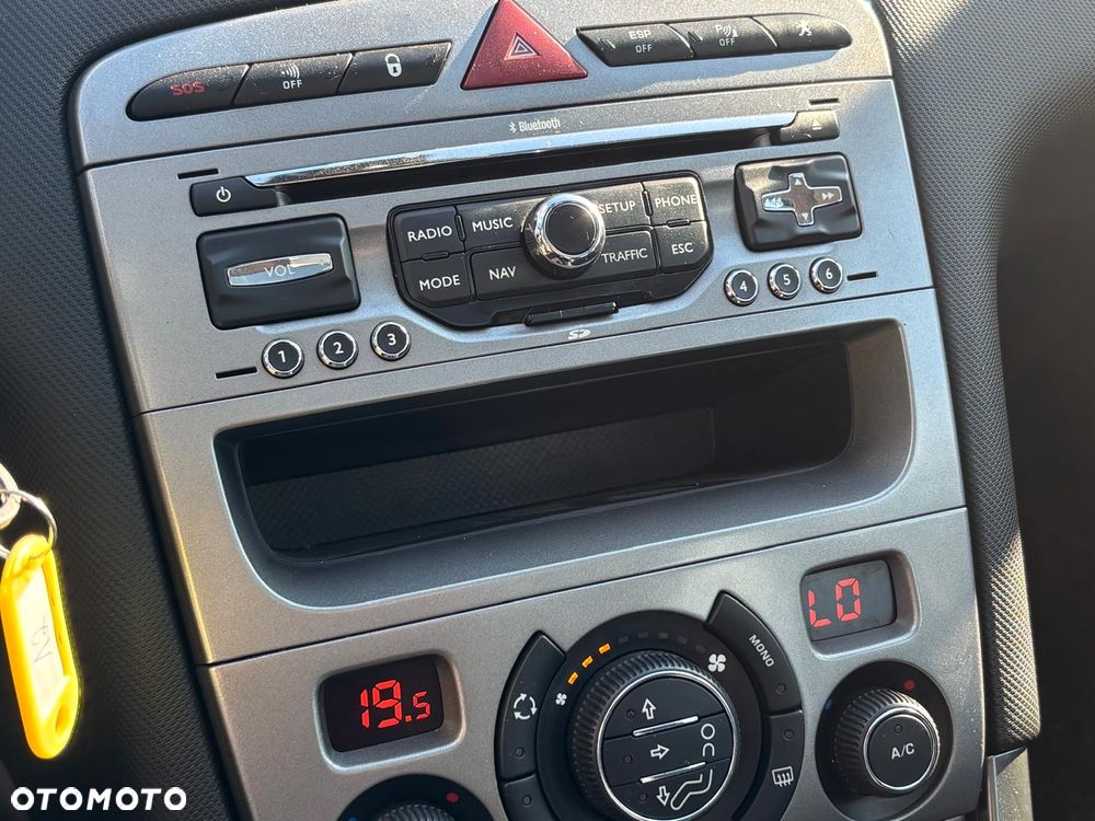 Peugeot 308 1.6 Premium - 14