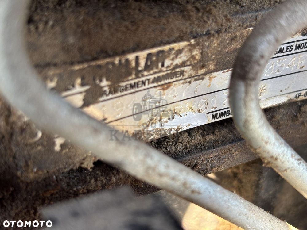 Caterpillar 194-9477 Silnik 3054E C4.4  Perkins 1104D-E44T Blok Cylinder Słupek Wał CZĘŚCI - 2