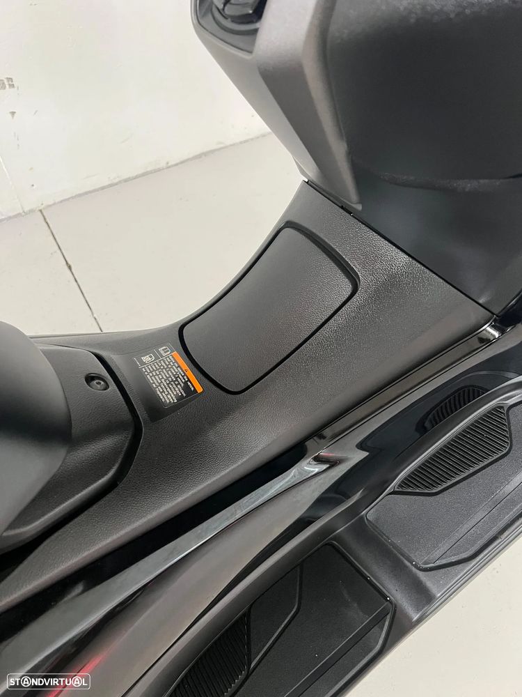 Yamaha NMAX 125 - 14