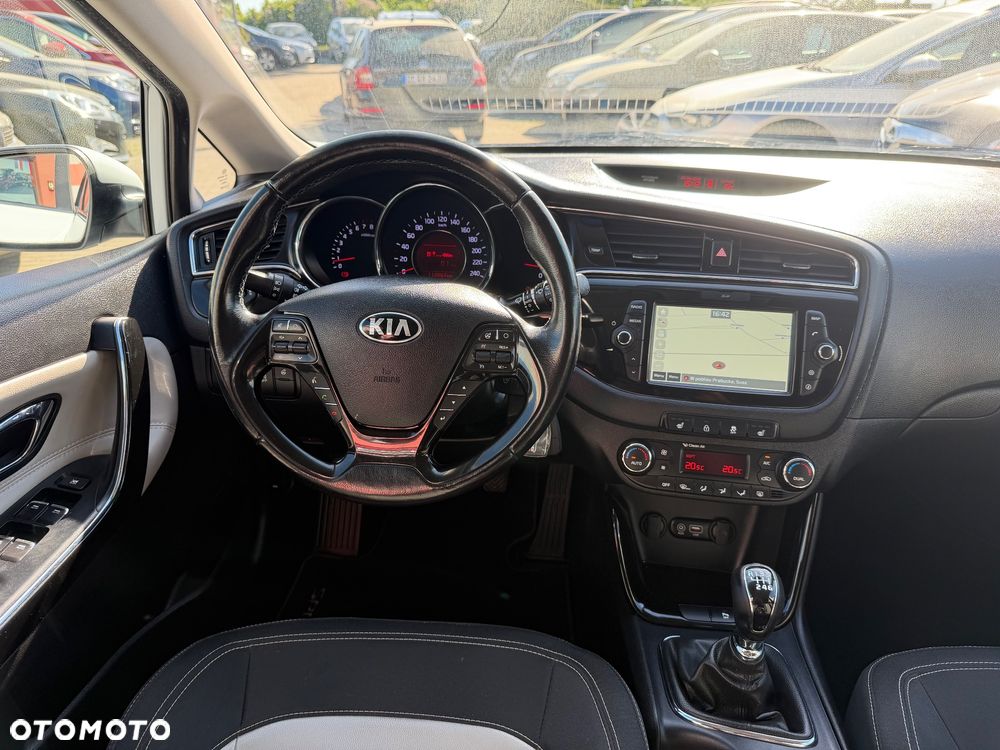 Kia Ceed 1.4 CVVT Dream Team Edition - 14
