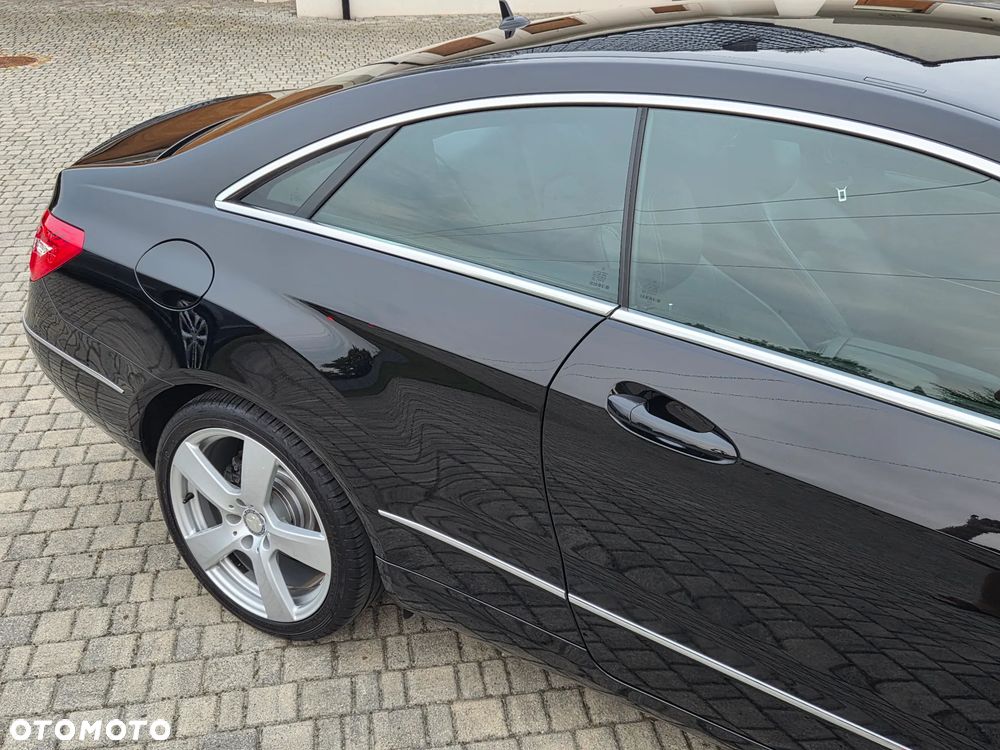 Mercedes-Benz Klasa E 250 CGI BlueEFFICIENCY Automatik Avantgarde - 28