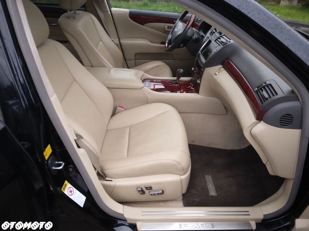 Lexus LS 460 Prestige - 12