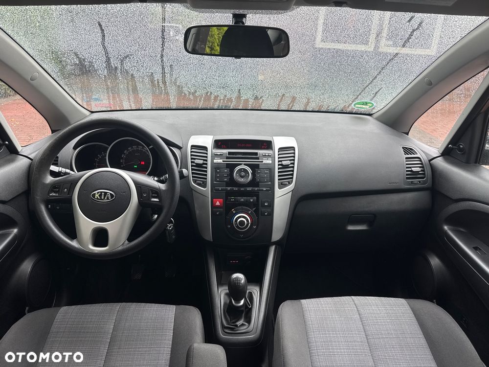 Kia Venga - 8