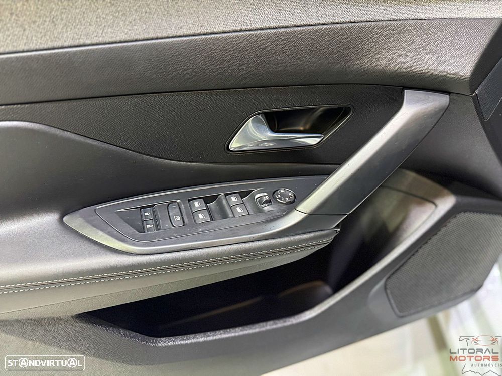 Peugeot 308 SW 1.2 PureTech Allure Pack EAT8 - 17