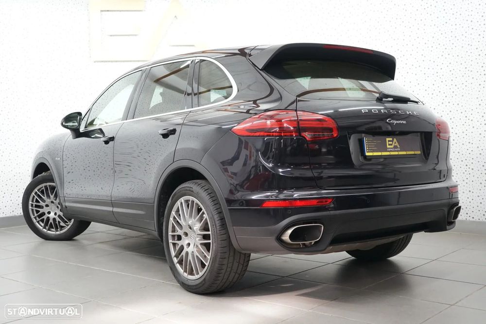 Porsche Cayenne 3.0 V6 - 4