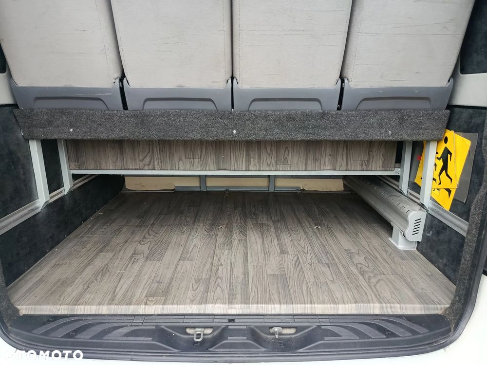Mercedes-Benz Sprinter - 19