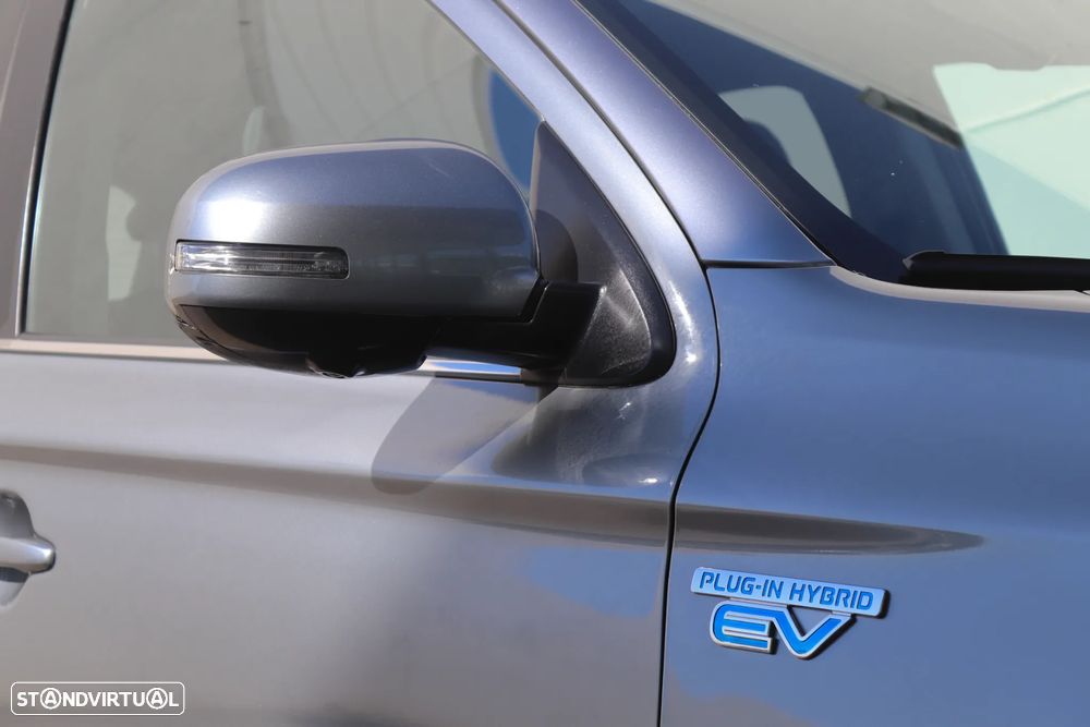 Mitsubishi Outlander - 40