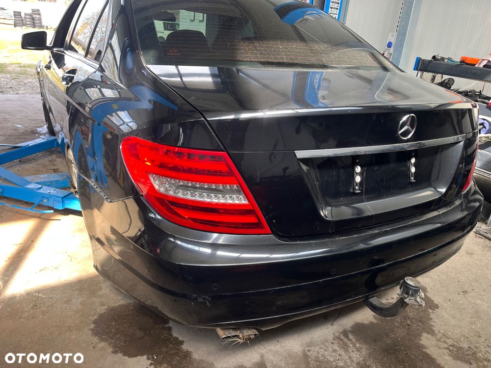 Mercedes-Benz Klasa C 200 CDI DPF (BlueEFFICIENCY) Avantgarde - 8