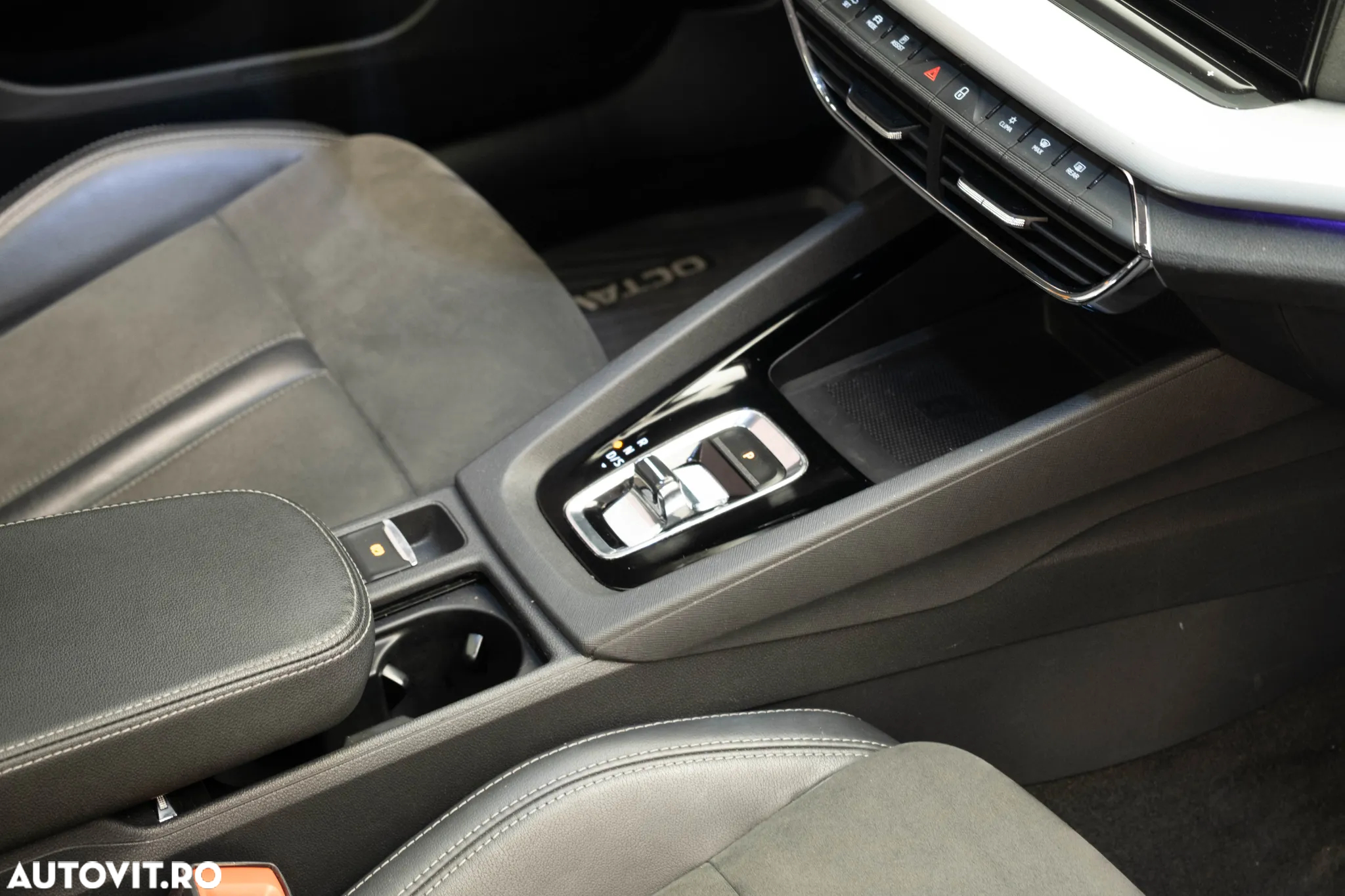 Skoda Octavia Combi Diesel 2.0 TDI DSG Style - 28