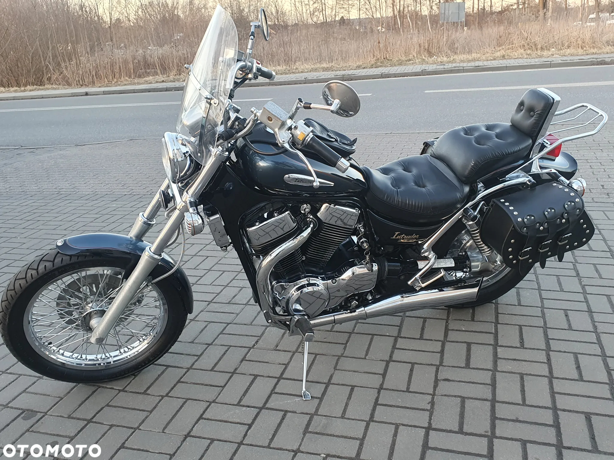 Suzuki Intruder - 28