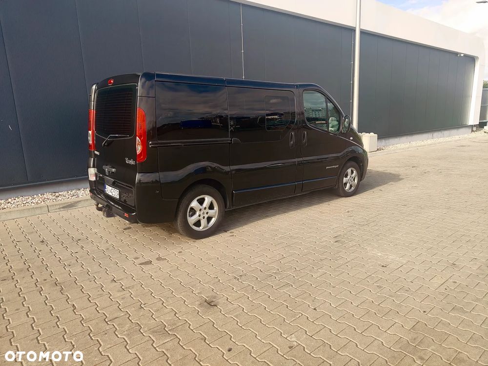 Renault Trafic 2.0 dCi 115 FAP Passenger Black Edition - 3