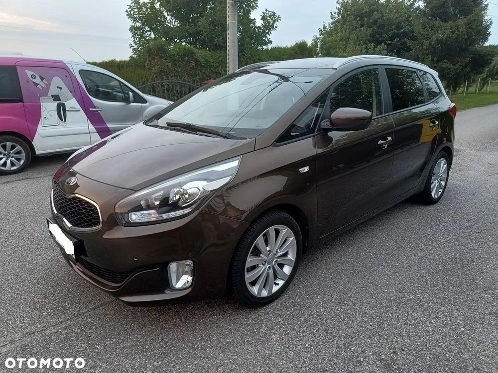 Kia Carens - 1