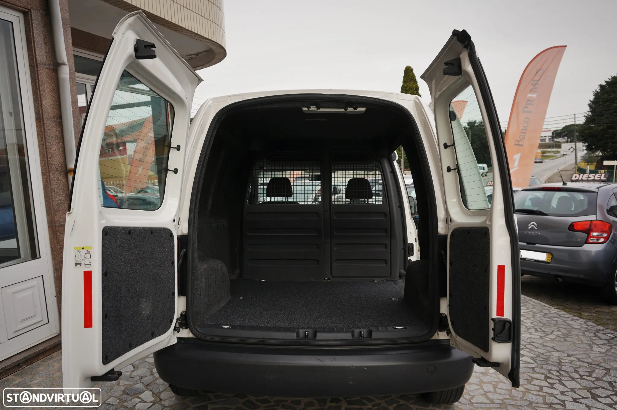 VW Caddy Van 1.6 TDI IVA/Dedutível Um Dono - 12