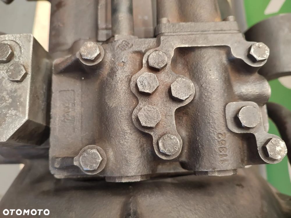 Skrzynia biegów 131152 Case 580SLE Carraro - 18