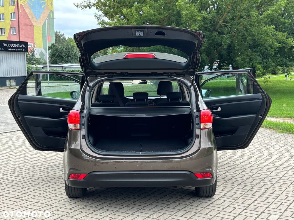 Kia Carens 1.6 GDI Attract - 12