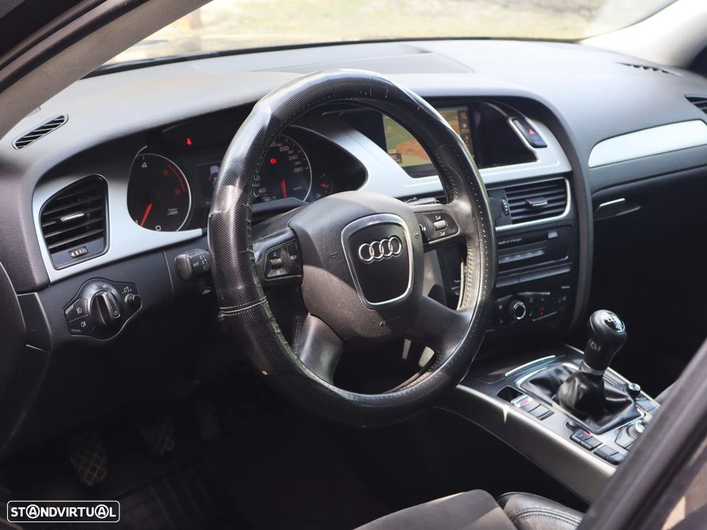 Audi A4 Avant 2.0 TDI - 26