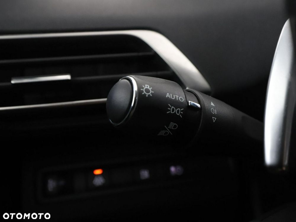 Peugeot 3008 1.6 PureTech Hybrid PHEV Allure Pack S&S EAT8 - 38