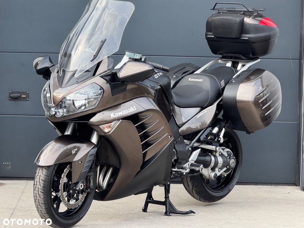 Kawasaki GTR - 18