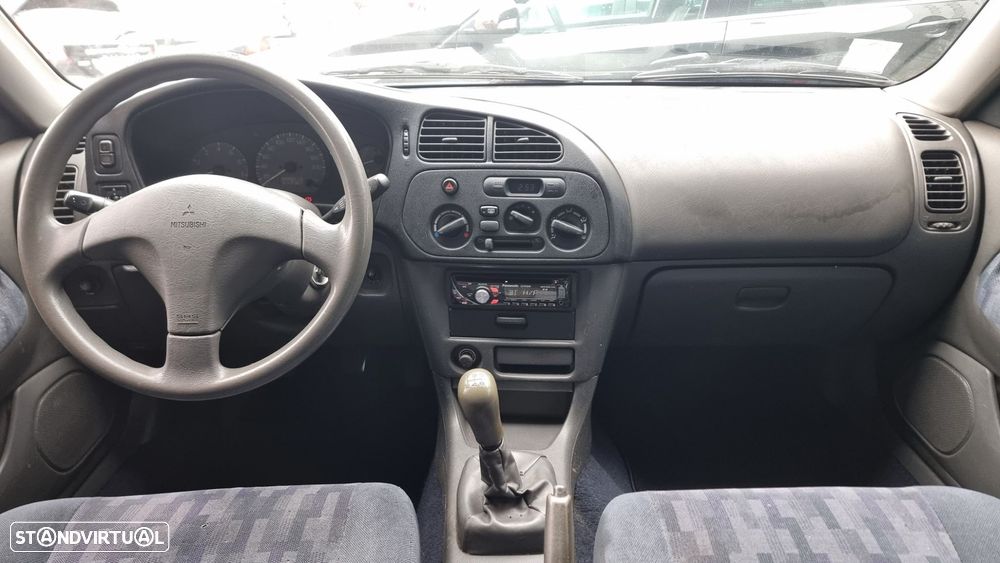 Mitsubishi Lancer 1.3 GLX - 7