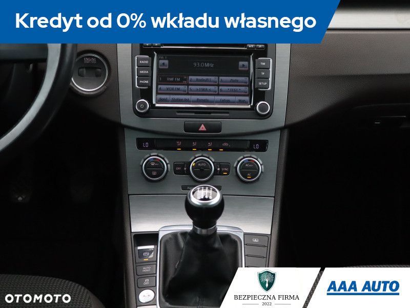 Volkswagen Passat - 14