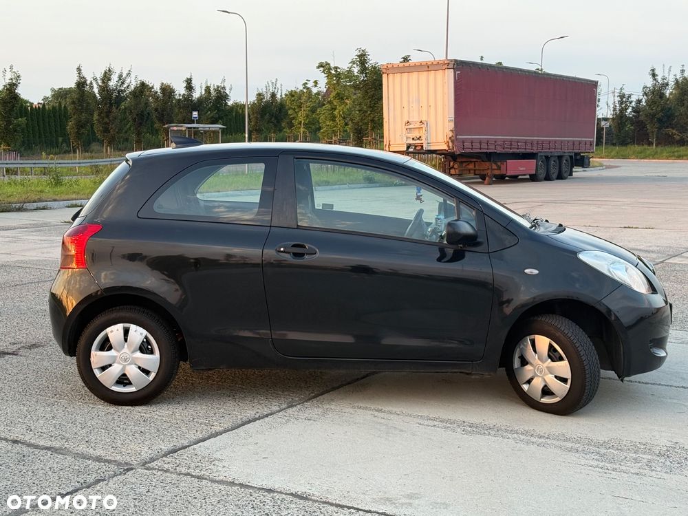 Toyota Yaris 1.0 Terra A/C - 4