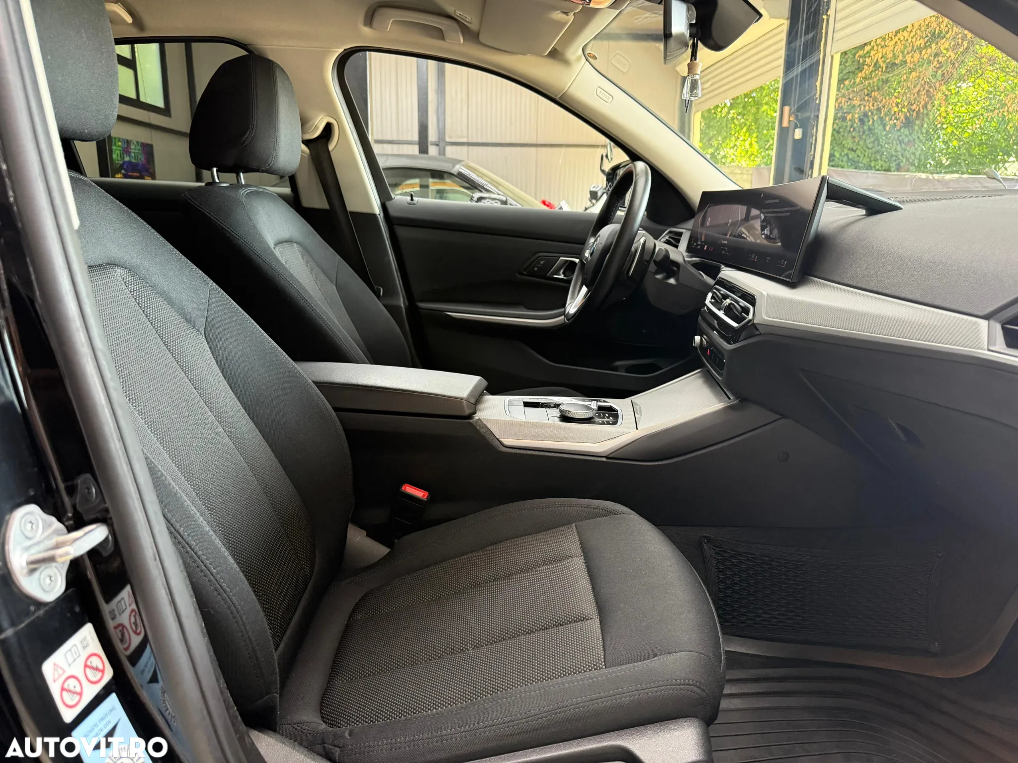 BMW Seria 3 320d xDrive AT MHEV - 28