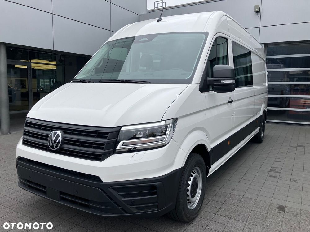 Volkswagen Crafter Crafter 35 Furgon z wysokim dachem silnik: 2,0 l EURO VI SCR 163 KM / skrzynia biegów: Przedni napęd automatyczna 8-biegowa rozstaw osi: 4490 mm - 2