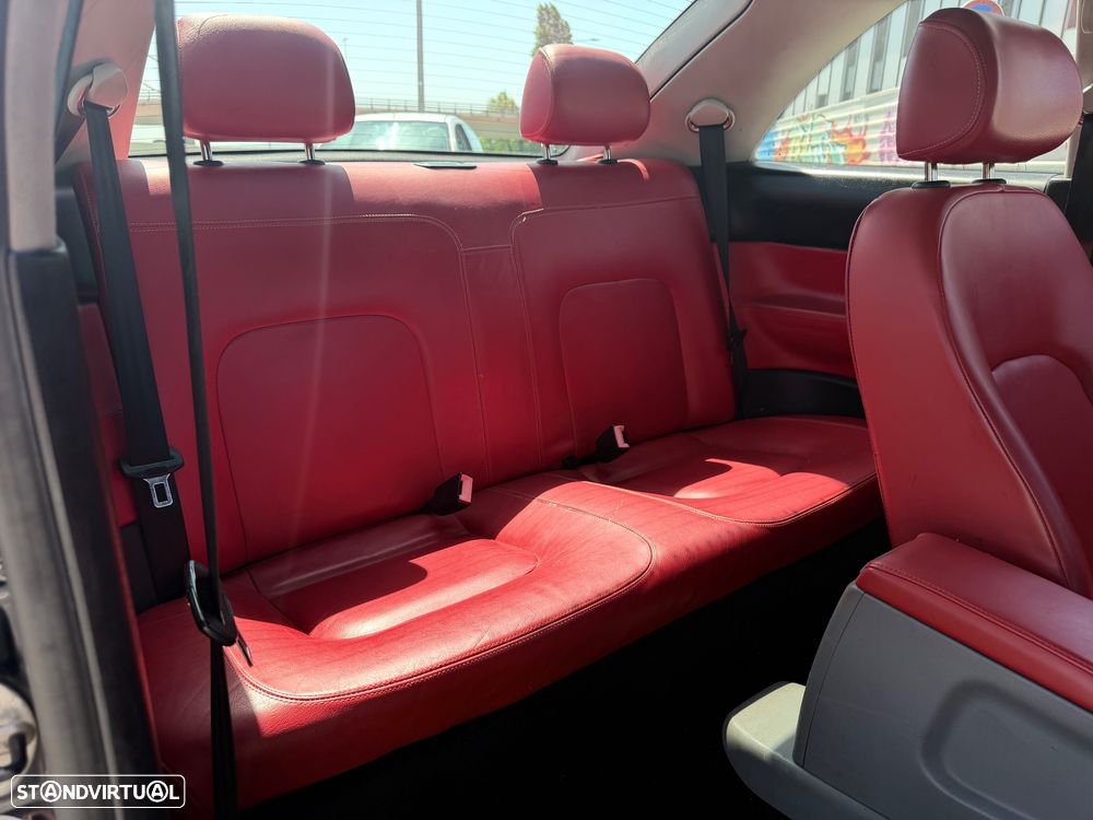 VW New Beetle 1.6 - 10