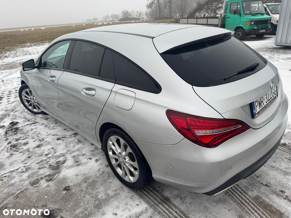 Mercedes-Benz CLA 180 UrbanStyle Edition - 4