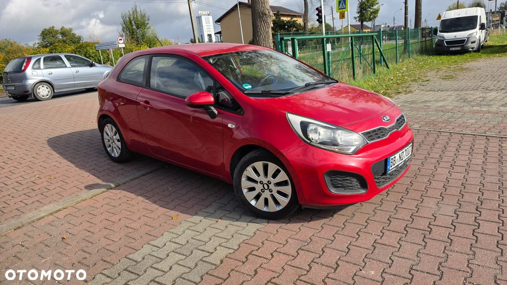 Kia Rio 1.2 Dream Team Edition - 32