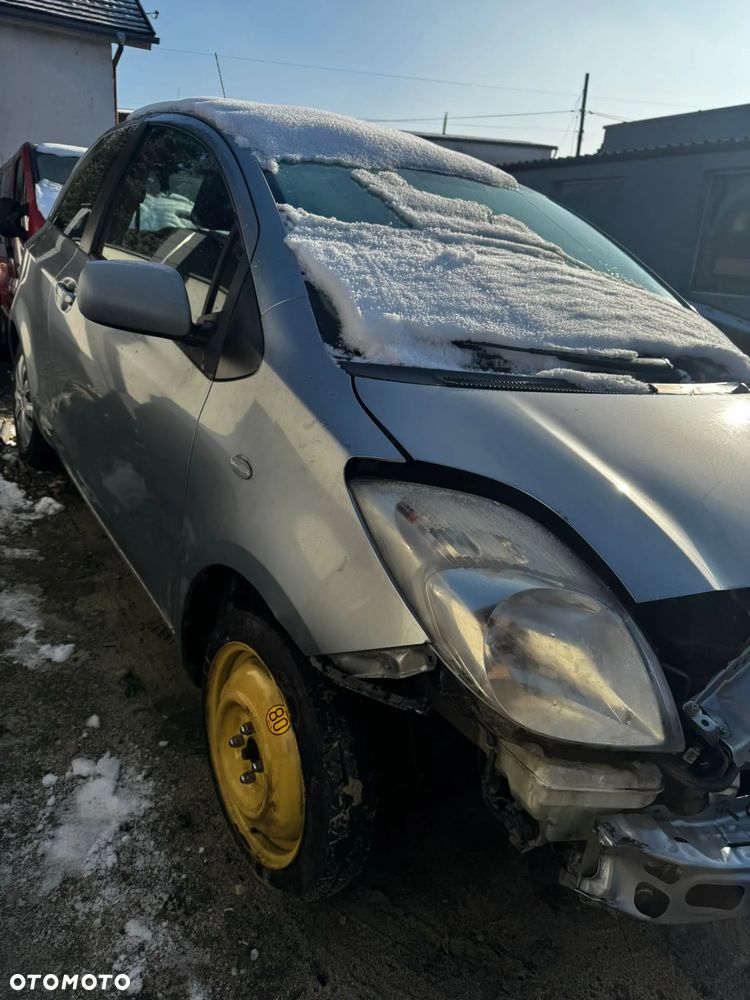 Toyota Yaris 1.0 Terra - 3