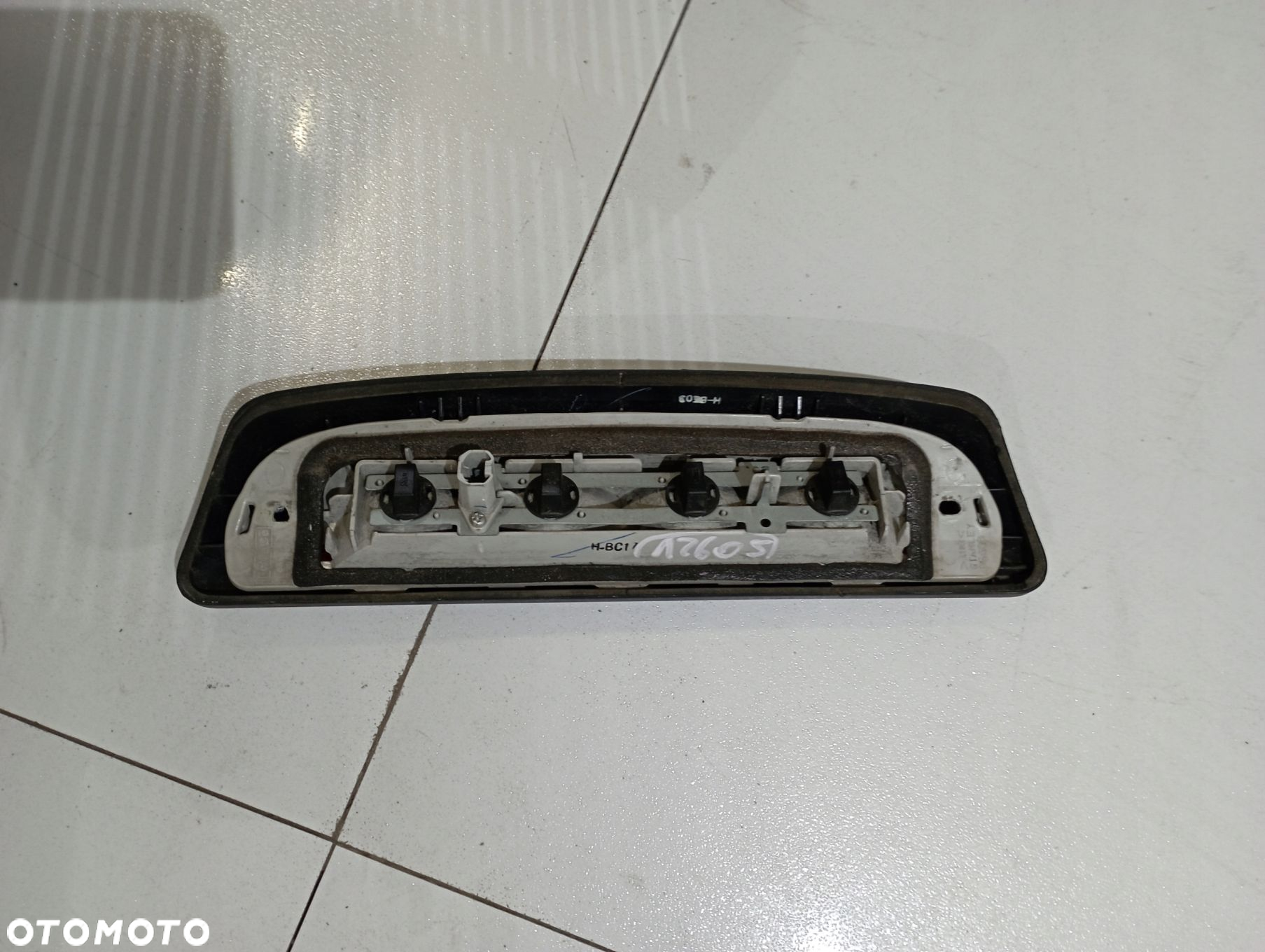 FORD RANGER V 2011- TRZECIE ŚWIATŁO STOP - 2