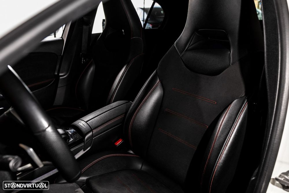 Mercedes-Benz A 250 e AMG Line - 23