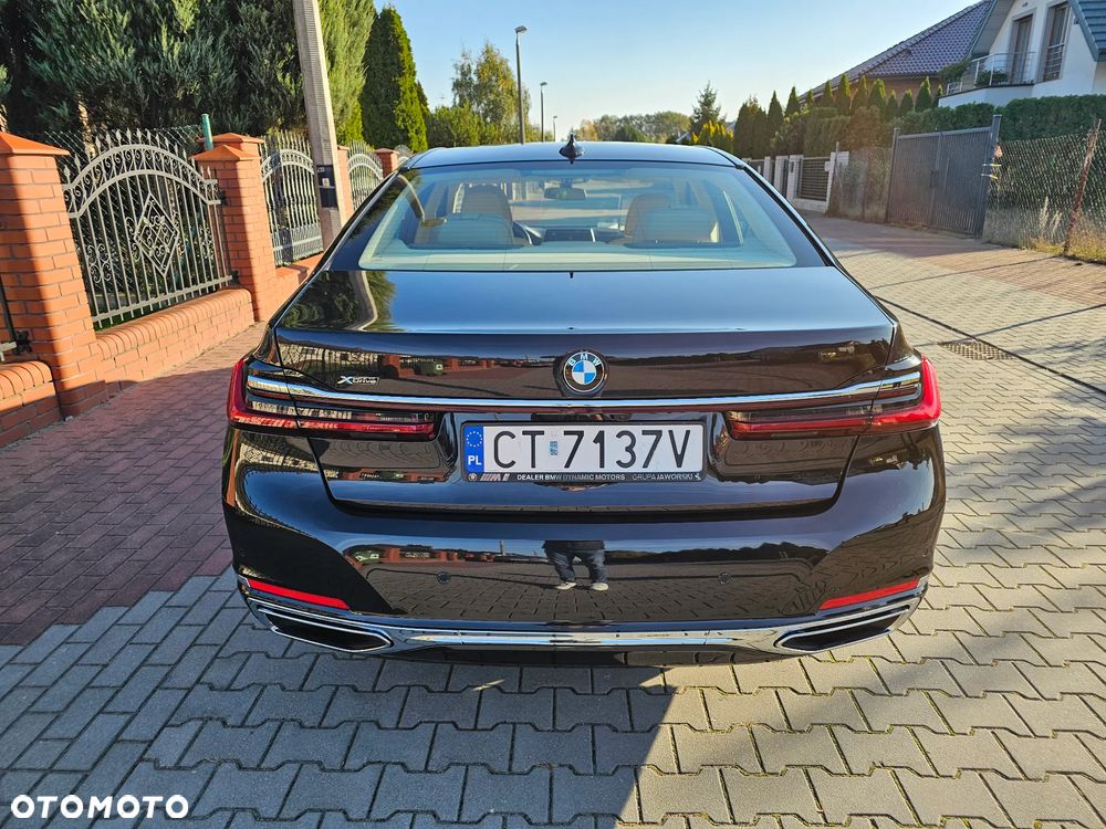 BMW Seria 7 730d mHEV - 6