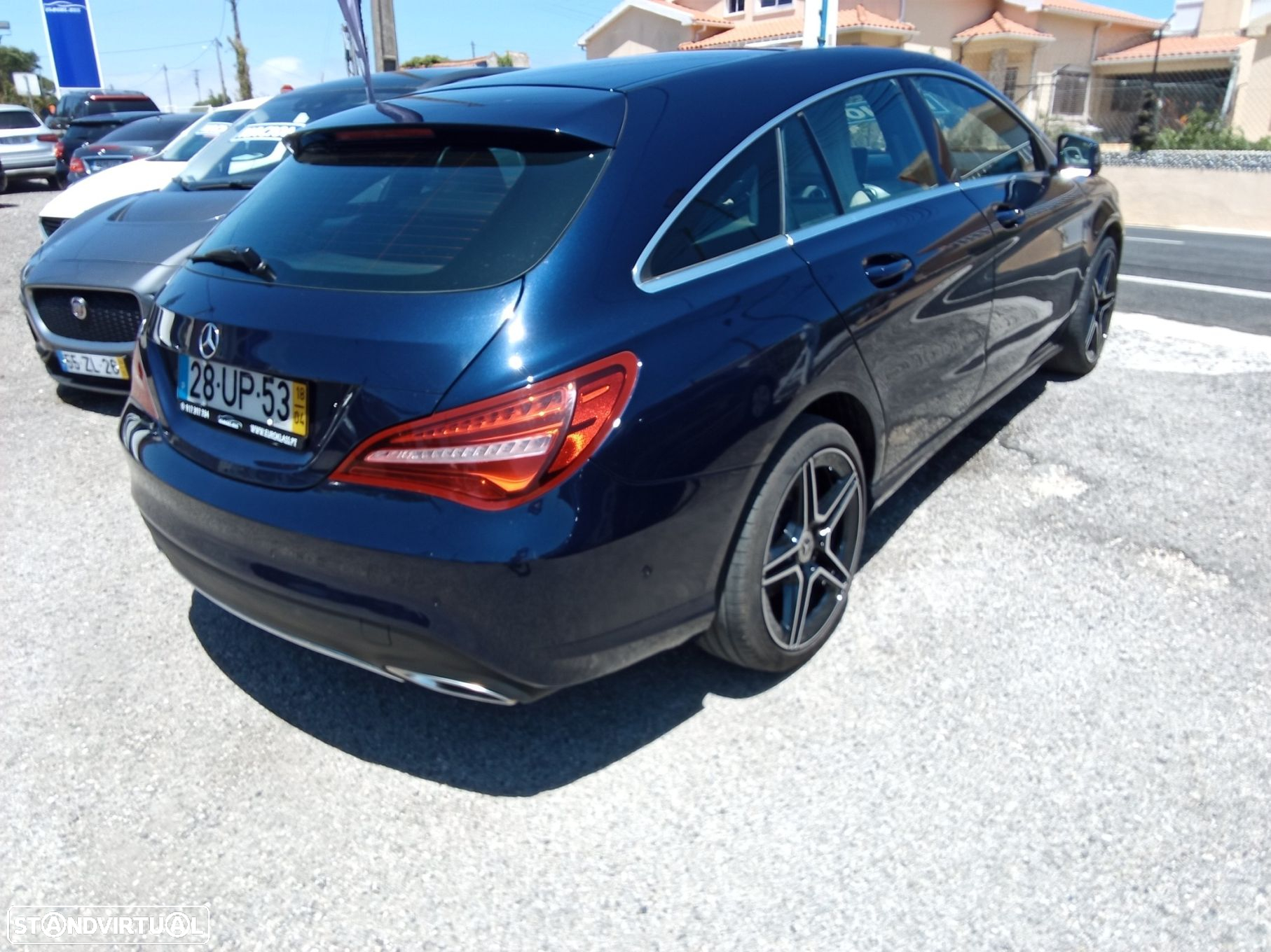 Mercedes-Benz CLA 180 d Shooting Brake - 11