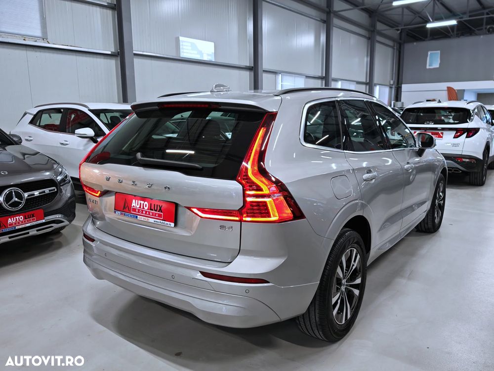 Volvo XC 60 B4 MHEV Momentum Pro - 4