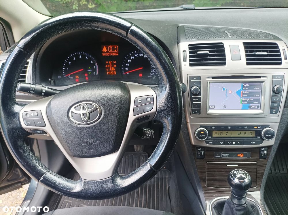 Toyota Avensis 1.8 Sol plus NAVI - 12