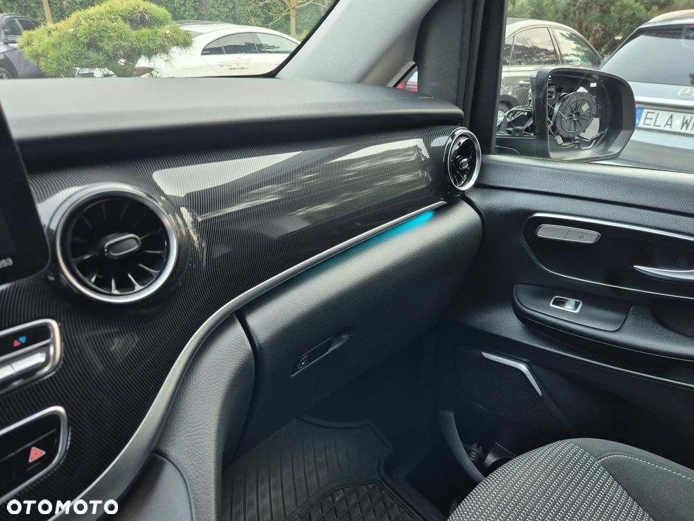 Mercedes-Benz Klasa V - 36