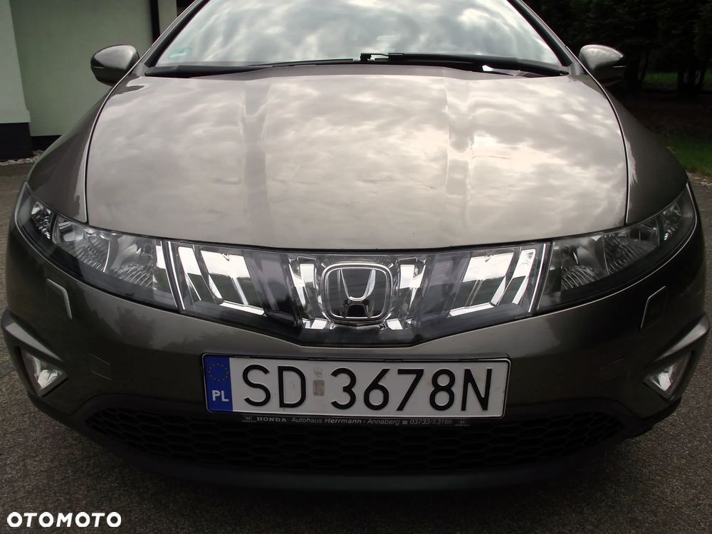 Honda Civic 1.8 Executive - 11