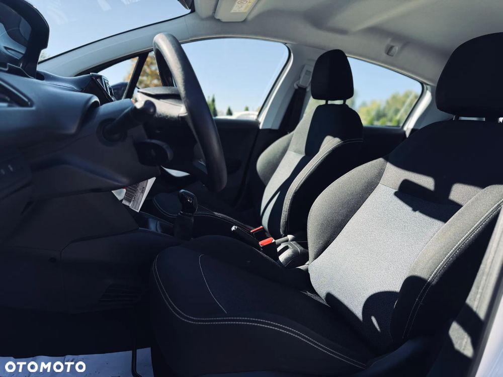 Peugeot 208 82 VTI Style - 23