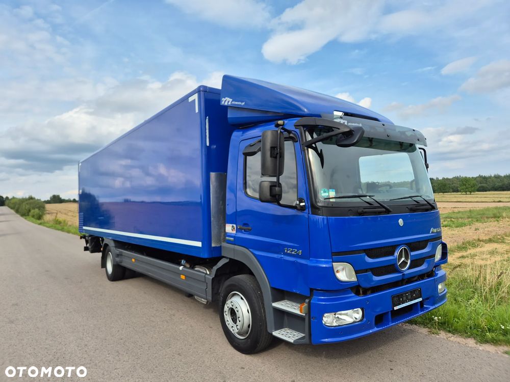 Mercedes-Benz Atego 1224 z Niemiec 9m kontener izoterma podział manual 1222 okazja - 2