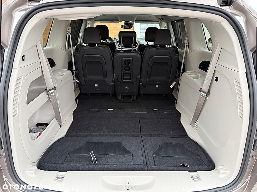 Chrysler Pacifica - 15