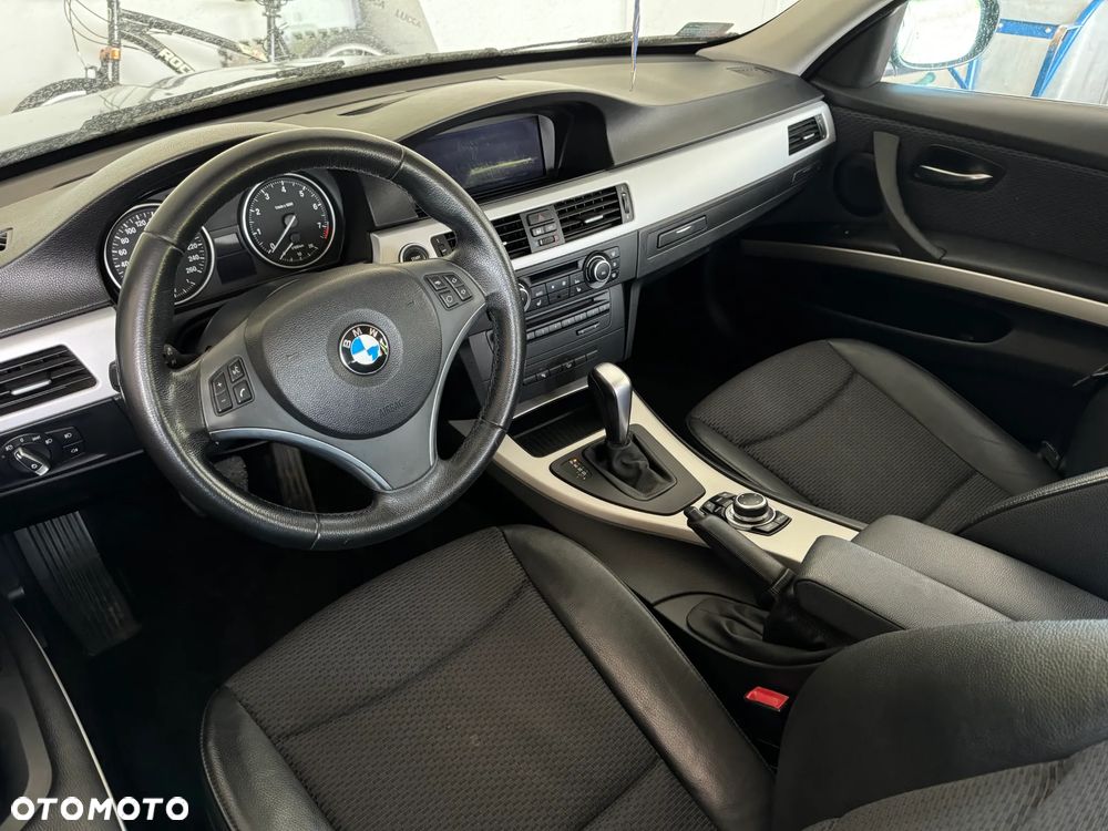 BMW Seria 3 325i xDrive - 5