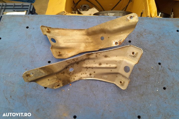 SET SUPORTI ARIPA STANGA DREAPTA 5K6821137/5K6821136 Volkswagen VW Go - 1