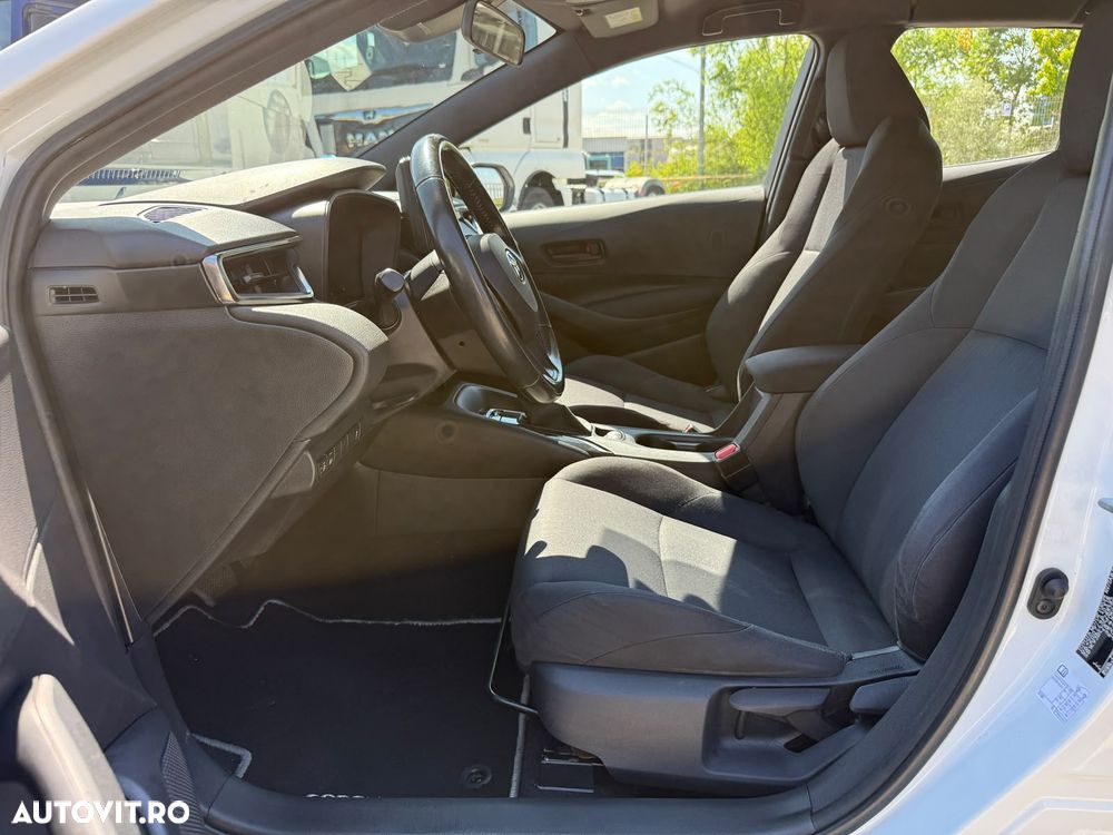Toyota Corolla - 12