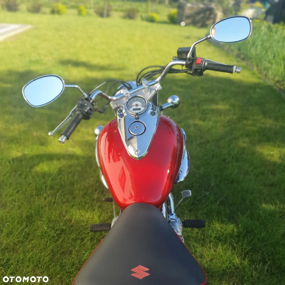 Suzuki Intruder - 7