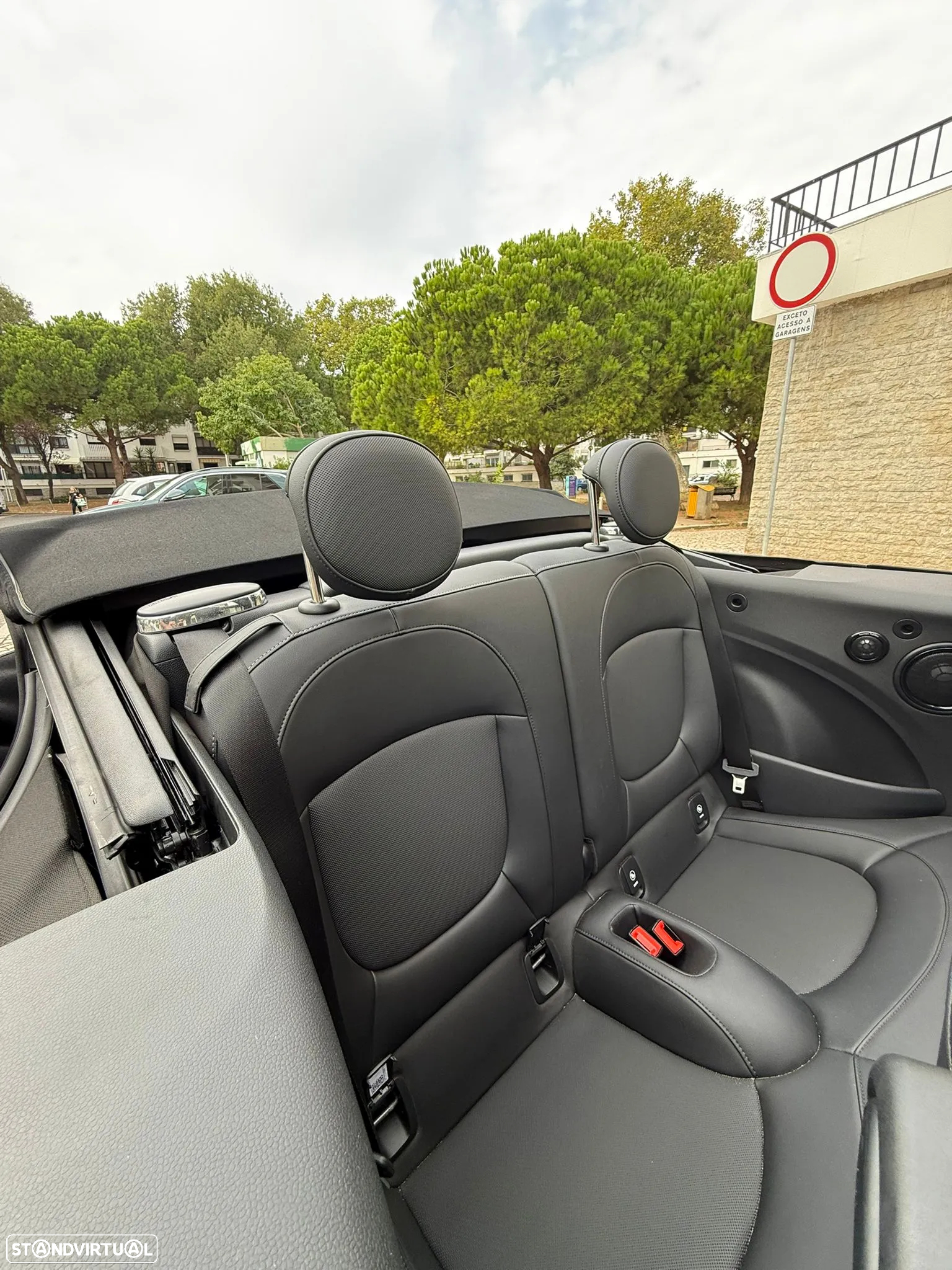 MINI Cabrio Cooper Premium Plus Classic Auto - 9