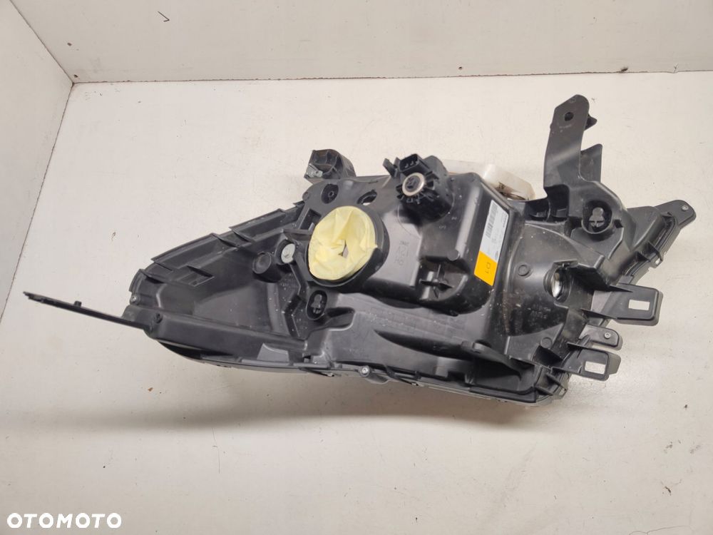 nissan navara np300 14-21 przednia prawa lampa 260104kj2a - 2
