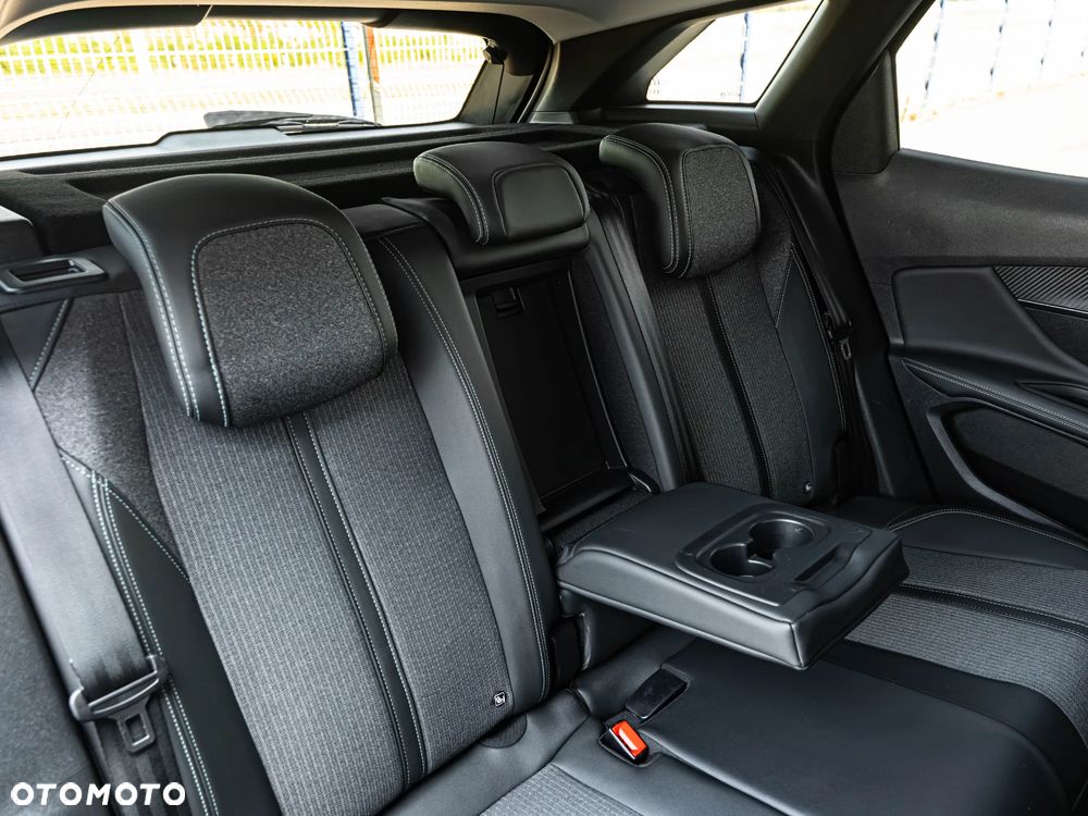 Peugeot 3008 1.5 BlueHDi Allure Pack S&S EAT8 - 24