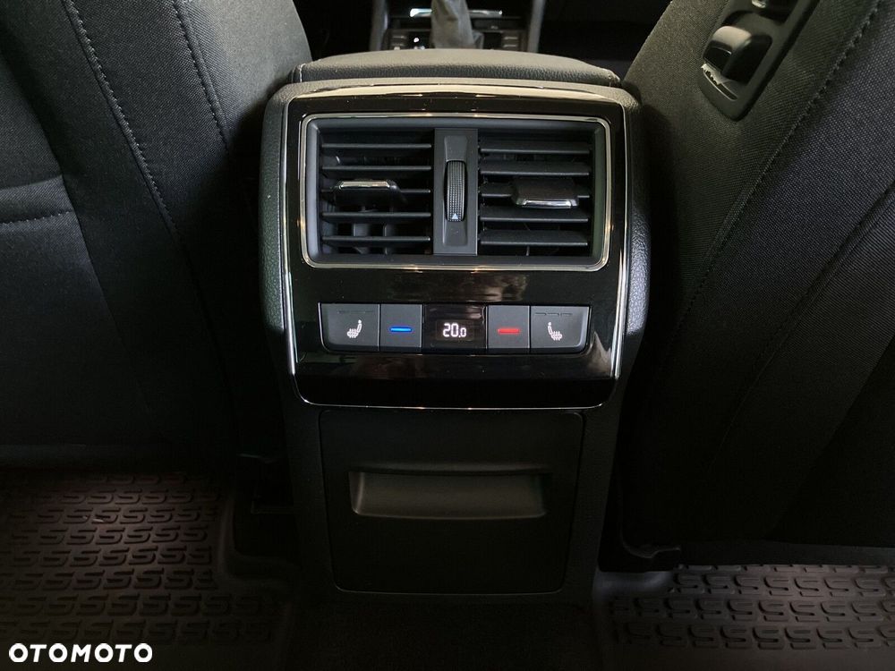 Skoda Superb 2.0 TDI SCR Style DSG - 24